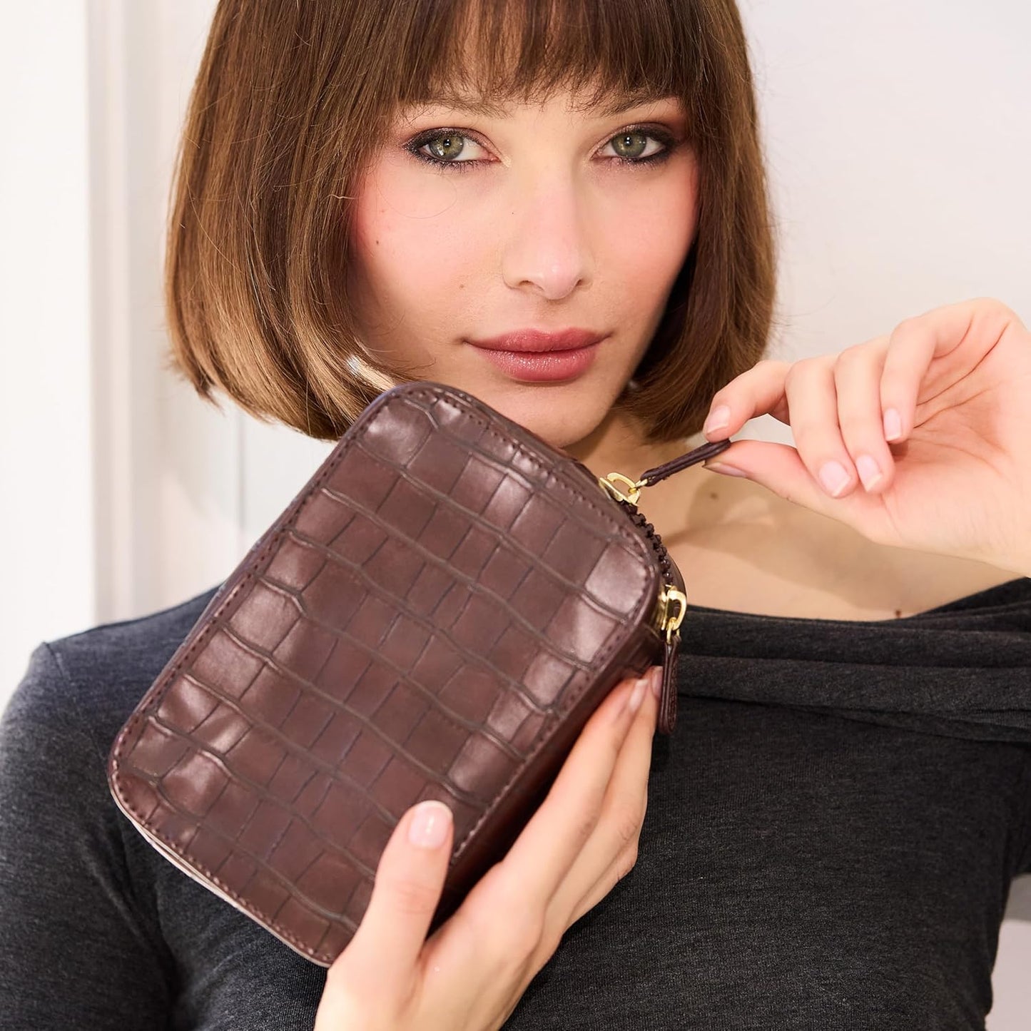 Trish McEvoy Gorgeous Makeup Planner - 16-Piece Cocoa Collection for Effortless Beauty