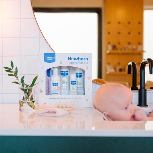 Mustela Newborn Arrival Gift Set | Natural Baby Skincare & Bath Essentials - 5-Piece Collection