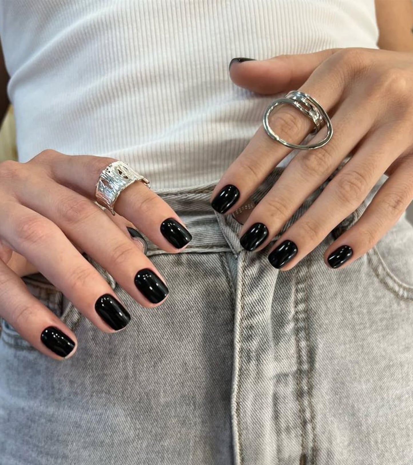 Artquee Press on Nails Short Soft Nude Square False Tips Glossy Reusable Fake Stick on Nails Kit for Women - 30 PCS 15 Sizes