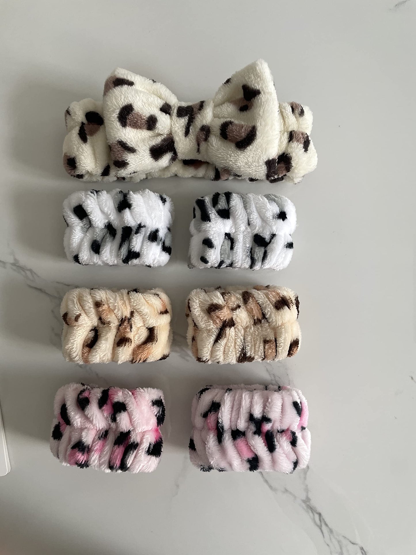 Cozy Manor 7 Pieces Spa Wrist Washband Set 6 Pieces Absorbent Wrist Towels for Washing Face and Facial Makeup Headband with Laundry Bag Wristbands for Women Girls (baowen)