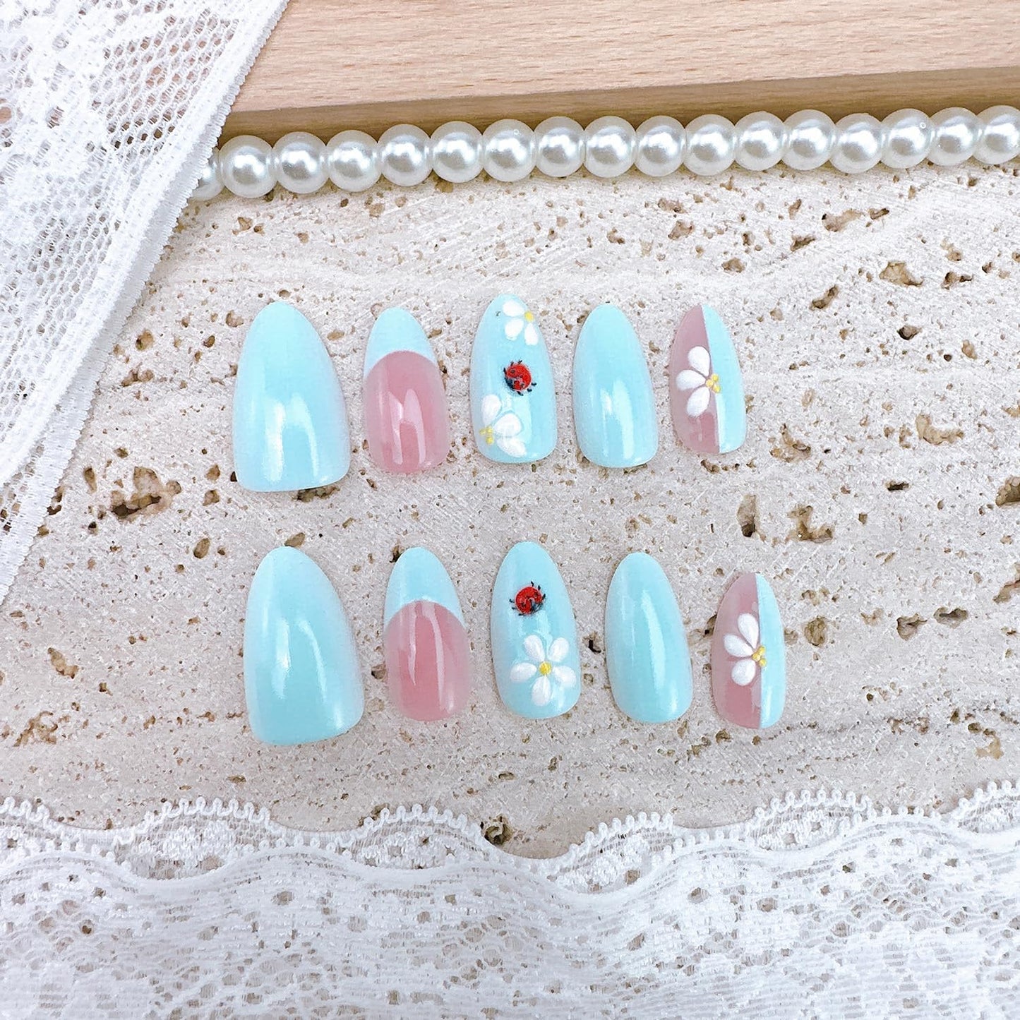 24Pcs St Patrick's Day Press on Nails Short Square Gold French Tip Fake Nails with Gold Rhinestones Horseshoe Rainbow Shamrocks False Nails St Patricks Day Acrylic Nails Irish Stick on Nails for Women