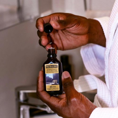 Davines Pasta & Love Pre-Shaving & Beard Oil - Softens Coarse Beards & Preps Skin - 1.69 Fl Oz