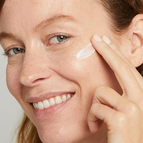 No7 Lift & Luminate Night Cream - Anti-Wrinkle Collagen Peptide Moisturizer with Hyaluronic Acid & Hibiscus - 1.7 Fl Oz for Radiant Skin