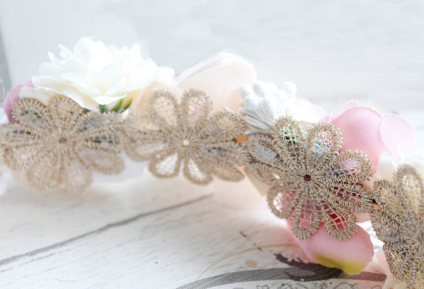 LLinfflr Women Floral Crown Boho Flower Headband Hair Wreath Floral Halo Headpiece with Ribbon Wedding Party Photos