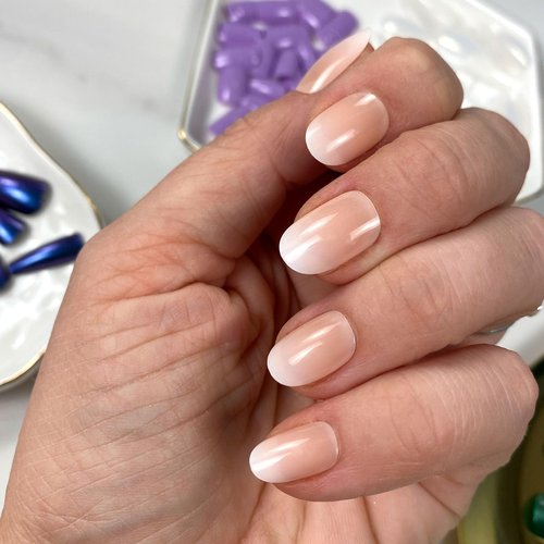 Sally Hansen Salon Effects Perfect Press-On Nails | Oval Shape | Easy to Apply, Non-Damaging | 30 Nails, Nail Glue, Adhesive Tabs, File | Ombre-Lievable