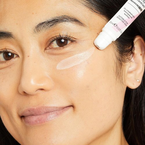 No7 Menopause Skincare Firm & Bright Eye Concentrate - Revitalizing Eye Cream for Dark Circles & Puffiness | Cooling Roller (15 ml)