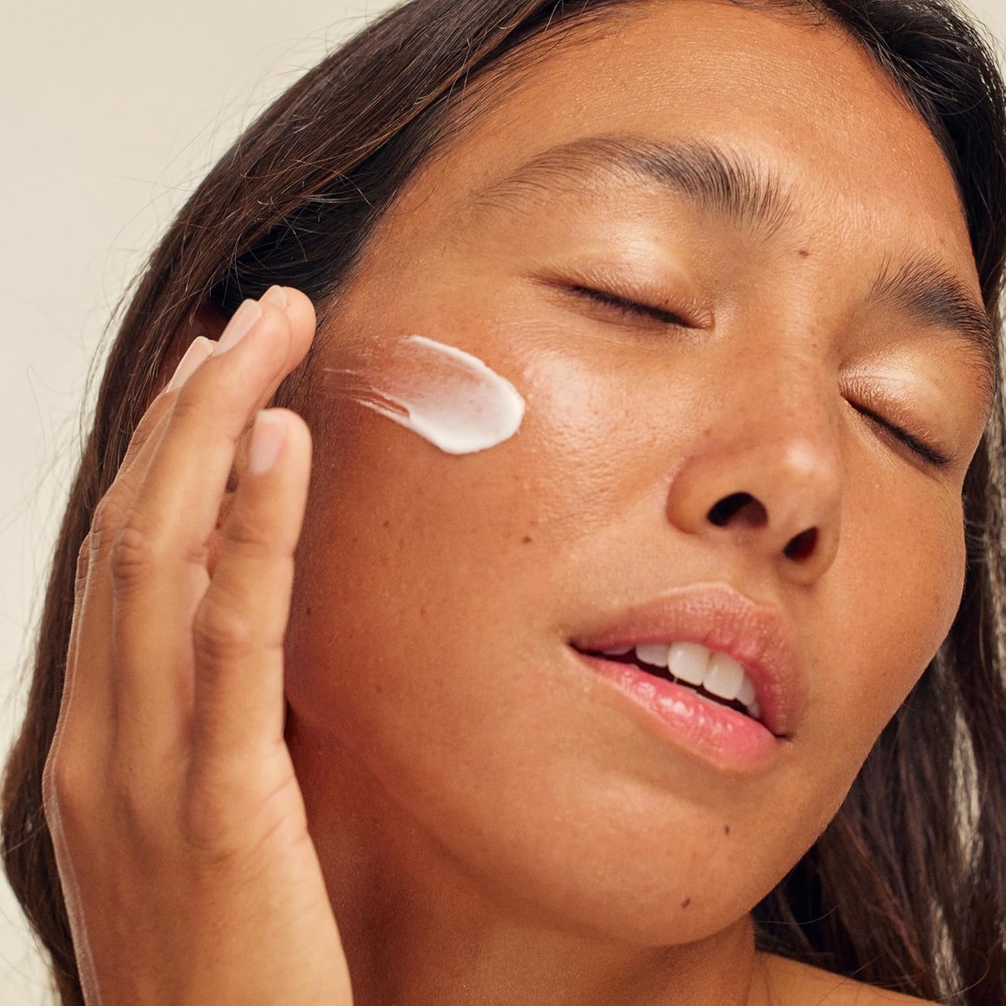 UTU SPF 30 Daily Moisturizing Face Sunscreen - Hyaluronic Acid & Squalane | Clean, Reef Safe, Cruelty Free (20 mL)