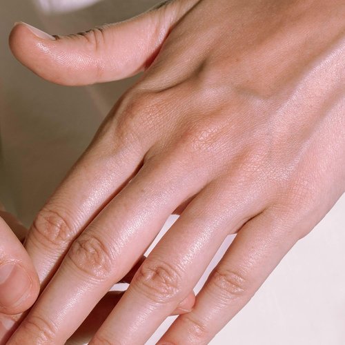 Madara Deep Comfort Hand Cream - Ultra-Moisturizing Formula with Aloe & Cocoa Butter - 60 ml