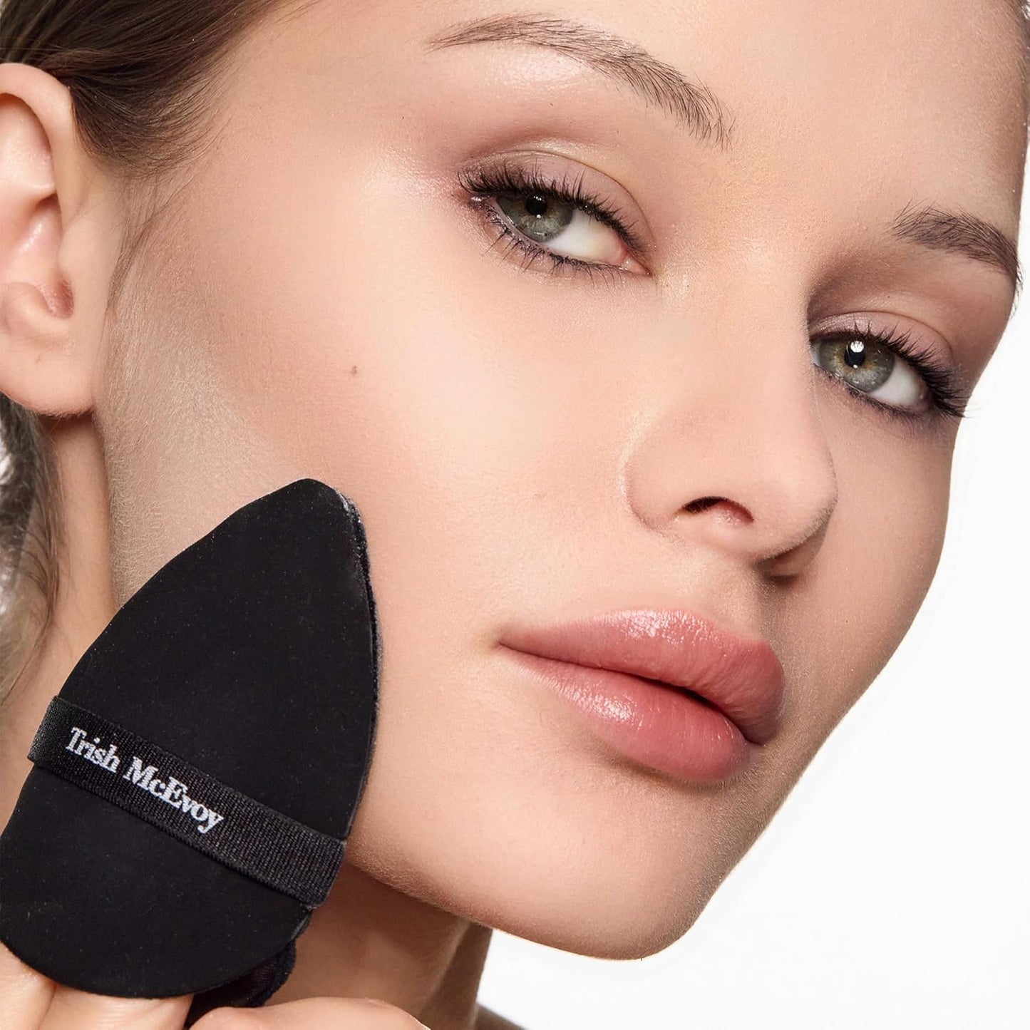 Trish McEvoy Translucent Finishing Powder - Flawless Matte Finish | Lightweight & Long-Lasting