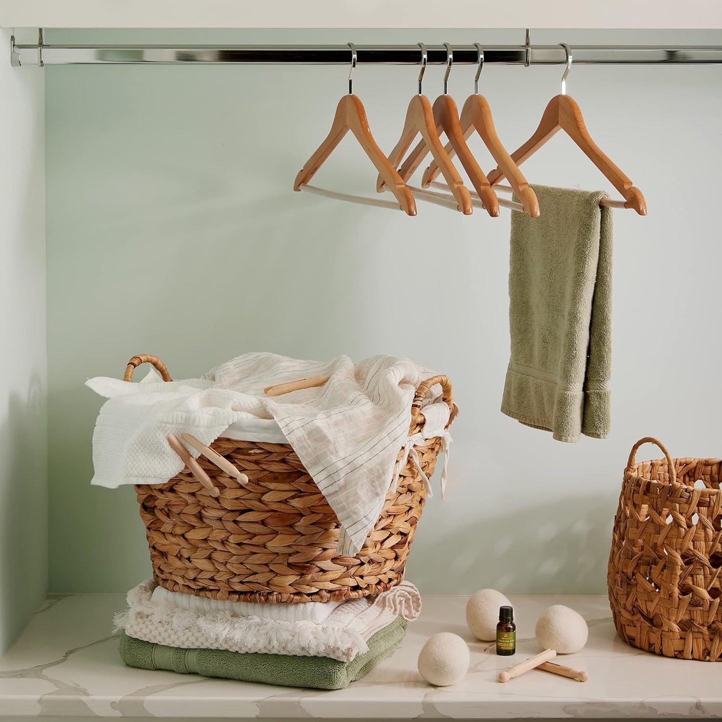 Thymes Wool Dryer Balls Set - 3 Eco-Friendly Laundry Balls + Scented Fragrance Oil | Eliminate Wrinkles & Static (Frasier Fir, 0.5 fl oz)