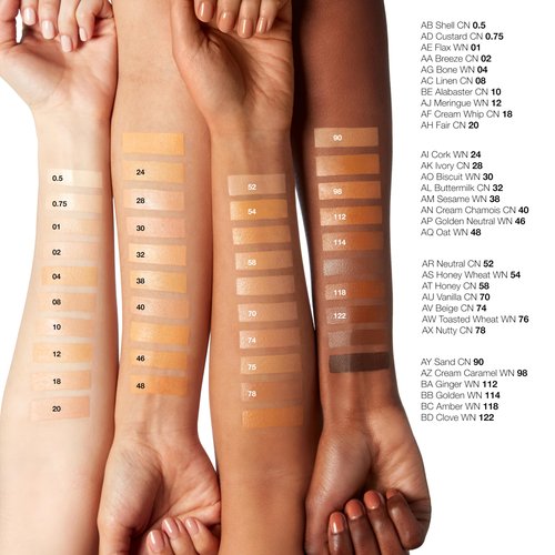 Clinique Beyond Perfecting Lightweight Liquid Foundation + Concealer For Dry Combination to Oily Skin Types | Full Coverage + Natural Matte Finish