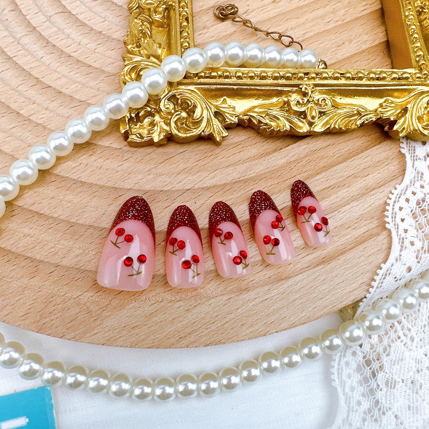 24Pcs St Patrick's Day Press on Nails Short Square Gold French Tip Fake Nails with Gold Rhinestones Horseshoe Rainbow Shamrocks False Nails St Patricks Day Acrylic Nails Irish Stick on Nails for Women