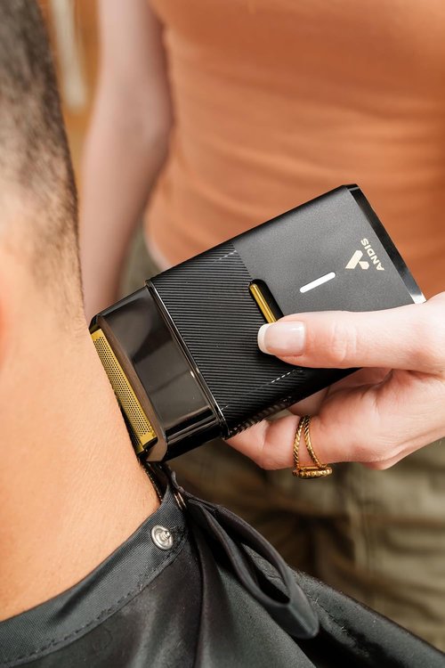 Andis Pro Foil Plus II Cordless Shaver - Gold Titanium Foils, Lithium Ion Battery, USB-C Charging Stand