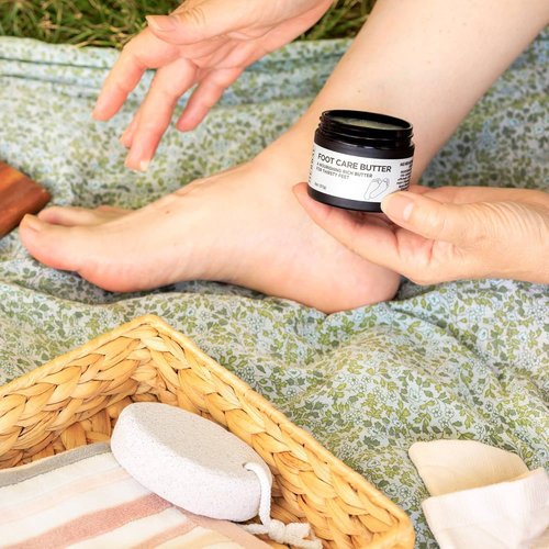 Ora's Amazing Herbal Foot Care Butter - Repair Cream for Dry Cracked Heels & Feet | Lavender & Tea Tree, 2 oz