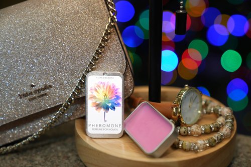 1Lifeonearth Pheromone Perfume for Women to Attract Men Solid Compact Tin 0.35 oz