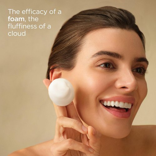 ISDIN Isdinceutics Essential Purifier - Water-Based Foaming Cleanser, Removes 91% of Impurities | 150ml