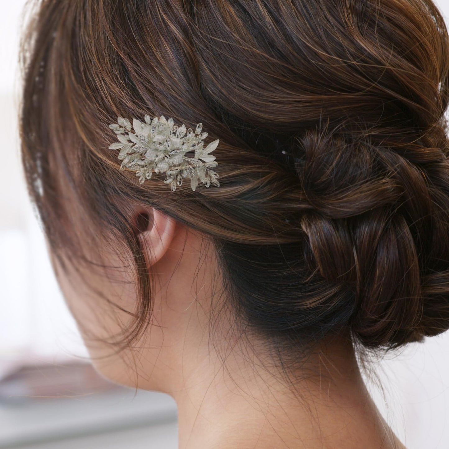 VMila Wedding Pearl Hair Comb Wedding Hair Comb Bridal Hair Accessories Pearl Flower Hair Accessories For Women Girls Wedding Hair Accessories (White silver)