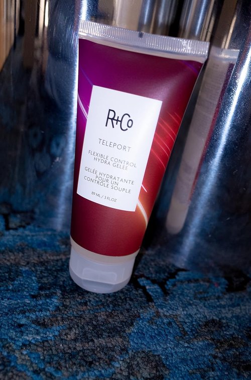 R+Co Teleport Flexible Control Hydra Gelee - Lightweight Formula for Buildable Hold & Natural Waves | Vegan & Cruelty-Free | 3 Fl Oz
