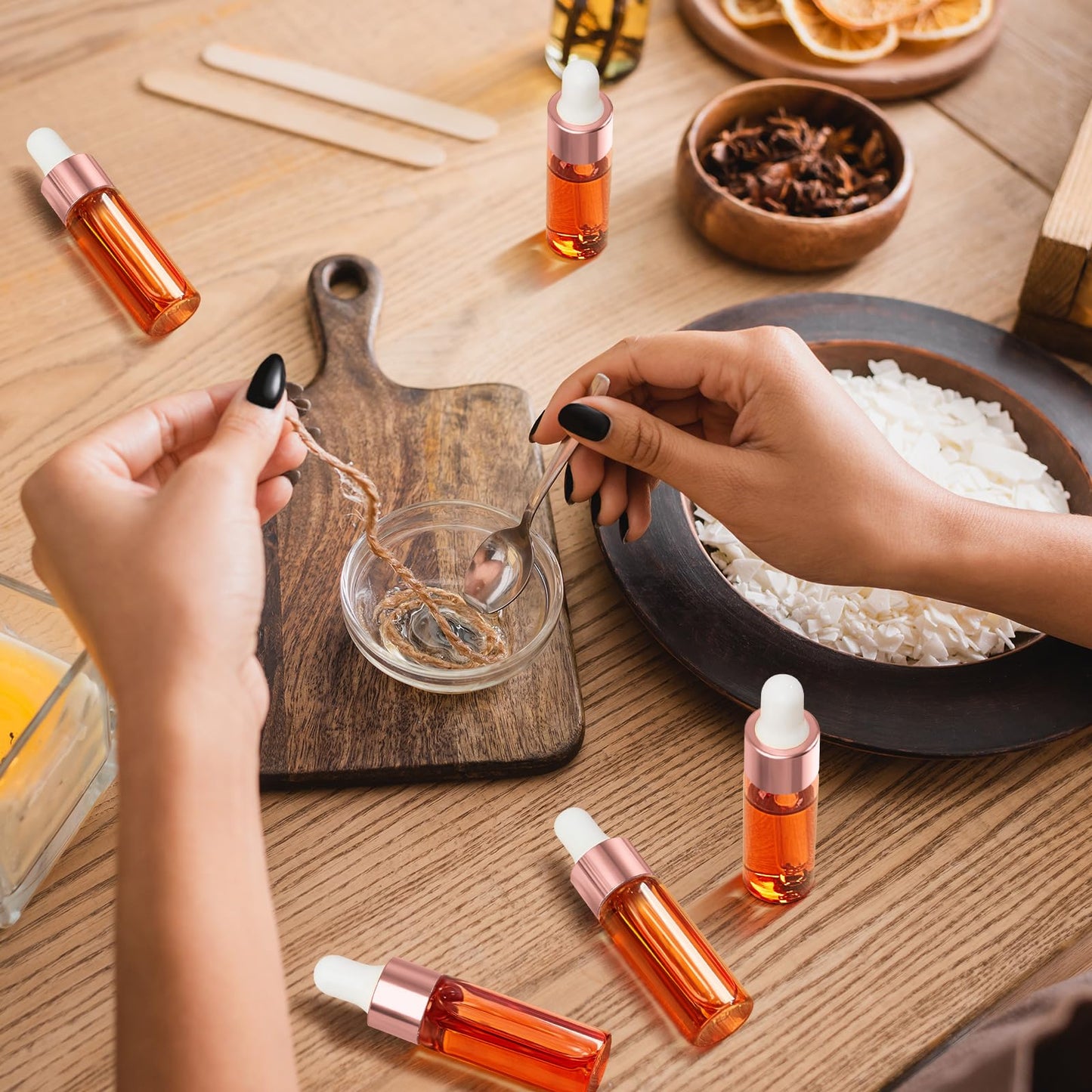 Didaey 100 Pcs Mini Glass Dropper Bottle Bulk Clear Essential Oil Dropper Bottles Small Tincture Bottles with Dropper Sample Containers Perfume Liquid Vials with Cap for Traveling(5 ml,Pink Body)