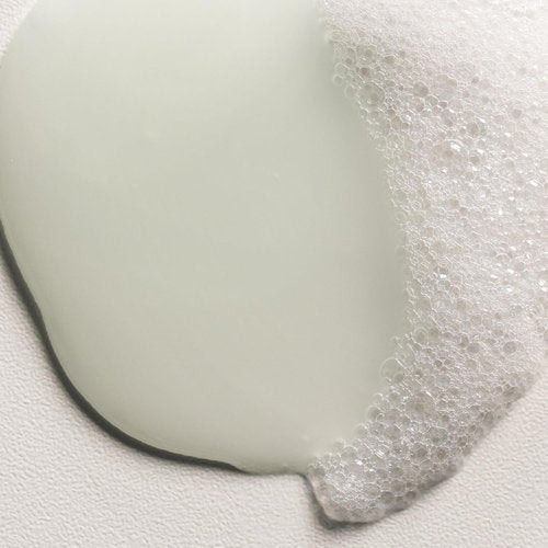 Davines MOMO Moisturizing Shampoo & Conditioner - Softens & Adds Shine for Dry Hair | Detangling Formula