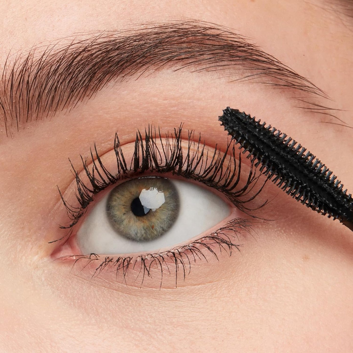 Smashbox Super Fan Lash Lengthening Mascara - Fanned-Out Volume & Length, Long-Wearing, 0.34 Fl Oz, Black