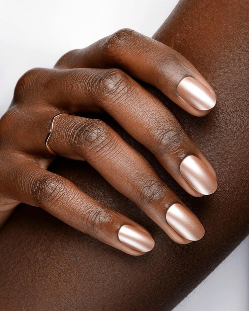 Sally Hansen Salon Effects® Press On Nails - Out Of This Pearl Oval Shape with Non-Damaging Adhesive