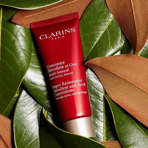 Clarins Super Restorative Décolleté & Neck Concentrate - Anti-Aging Cream for Mature Skin | Deeply Replenishing Formula