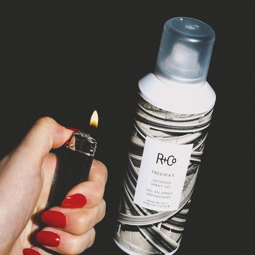 R+Co Freeway Defining Spray Gel | Creates Definition + Amplifies Volume and Texture | Vegan + Cruelty-Free | 5 Fl Oz