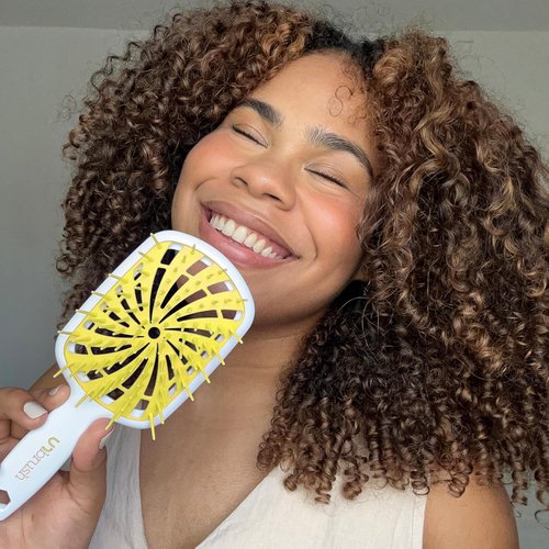 FHI Heat UNbrush Plus - Curly Hair Detangling Brush for Wet/Dry Fragile Hair | 84 UltraFlex Bristles, Lightweight Design
