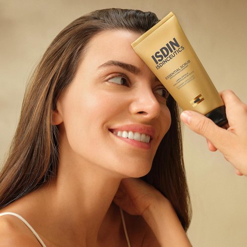 ISDIN Isdinceutics Essential Scrub - Daily Cleansing Gel with Gentle Exfoliating Particles | 100g