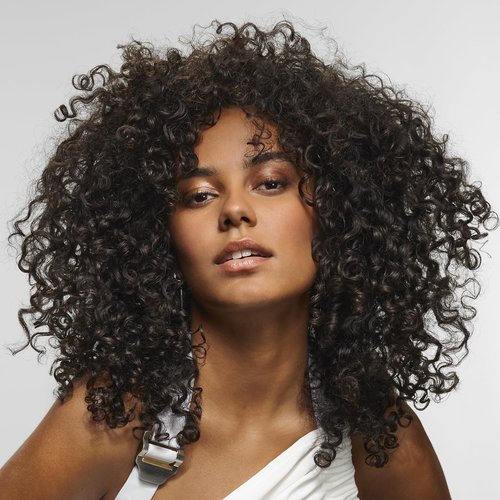 Bumble and bumble. Curl 3-in-1 Conditioner | Leave-In, Rinse Out, CoWash | Anti Frizz + Color Safe | Coily, Curly, Wavy Hair | With Jojoba, Avocado + Coconut Oil | Pump Sold Separately, 33.8 Fl Oz