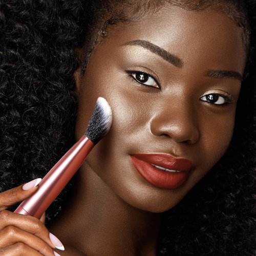 Real Techniques Seamless Complexion Makeup Brush - Streak-Free Foundation & Skincare Tool, 1 Count