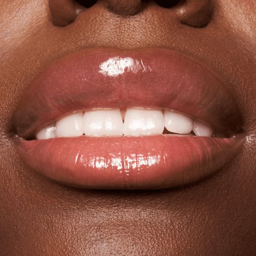 essence | The Super Balm Glossy Lip Treatment | 10 Hour Hydrating Lip Balm for Glossy Finish with Shea Butter & Vitamin E | Vegan & Cruelty Free