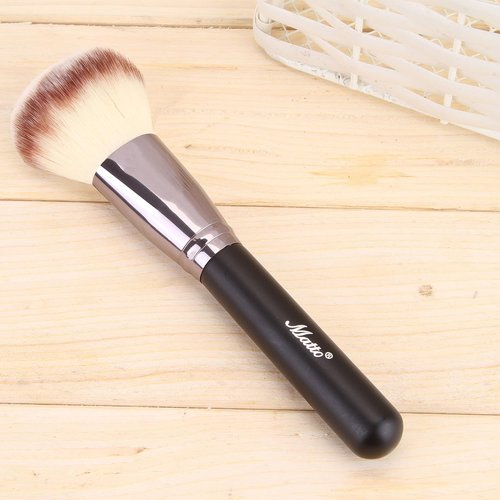 Matto Powder Mineral Brush - Large Coverage Makeup Brush for Blending Mineral Foundation | 1 Piece