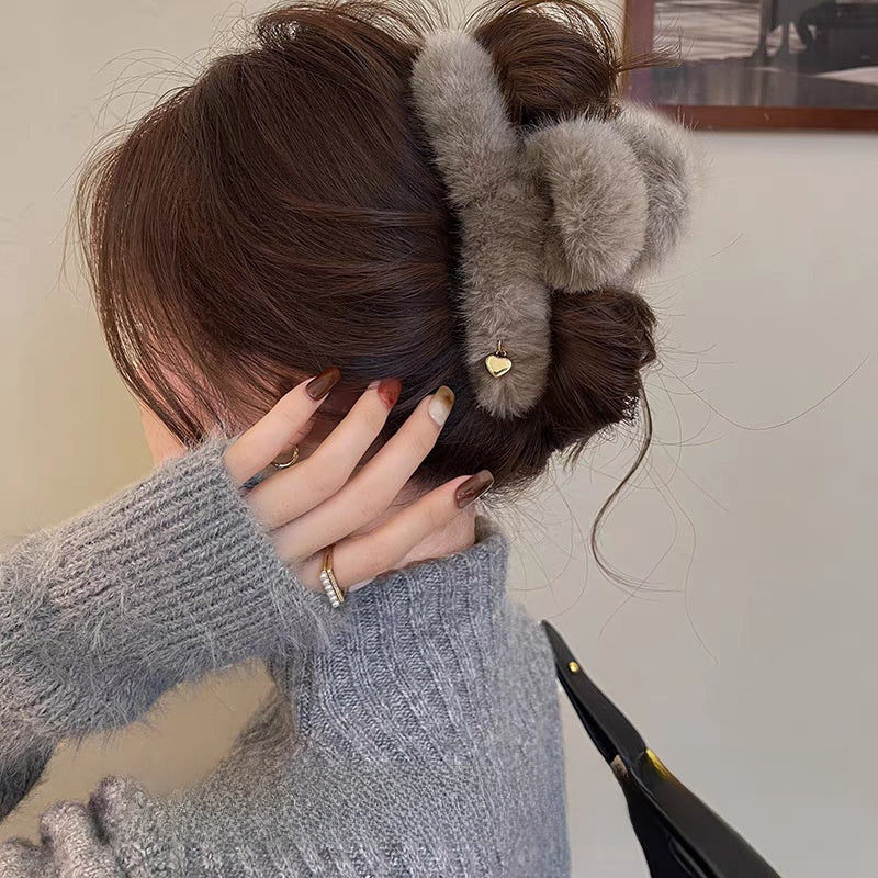 Soft Plush Bow Hair Clip - Elegant Winter Hair Accessory for All Hairstyles