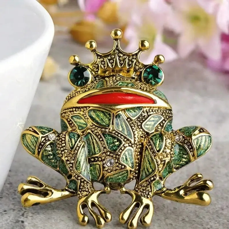 Vintage Frog Brooch with Green Eyes - Insect Toad Jewelry Pin for Men Women Kids