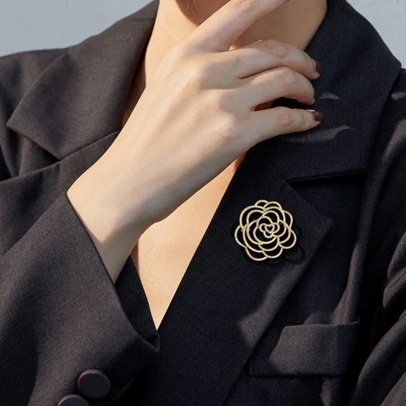 Elegant Lady Crystal Flower Brooch Pin High-End Jewelry Accessory