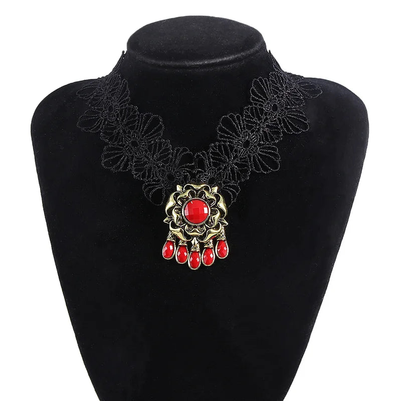 Village Resident Evils Necklaces for Cosplay Lady Dimitrescu Collar Jewelry Halloween Gifts