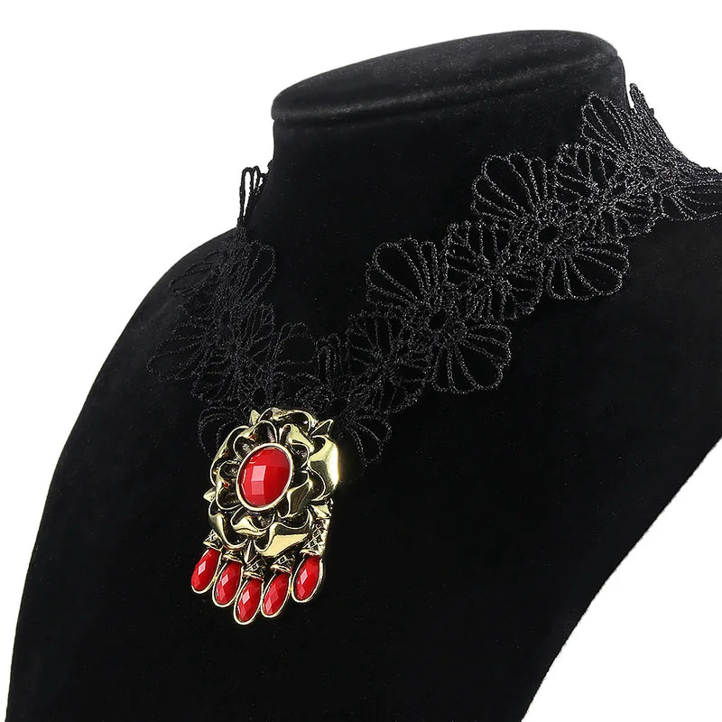 Village Resident Evils Necklaces for Cosplay Lady Dimitrescu Collar Jewelry Halloween Gifts