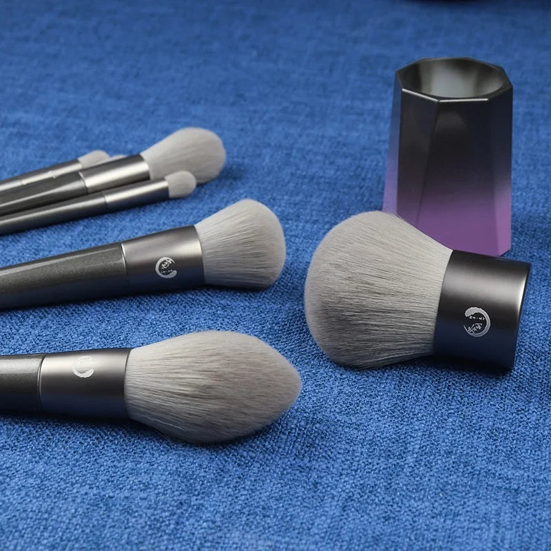 Makeup Brush Set with Face Powder, Eye Shadow, Blush & Highlighter Brushes