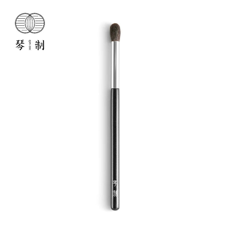 Eye Shadow Blending Brush - Soft Blue Squirrel Hair Makeup Tool for Natural Eye Makeup