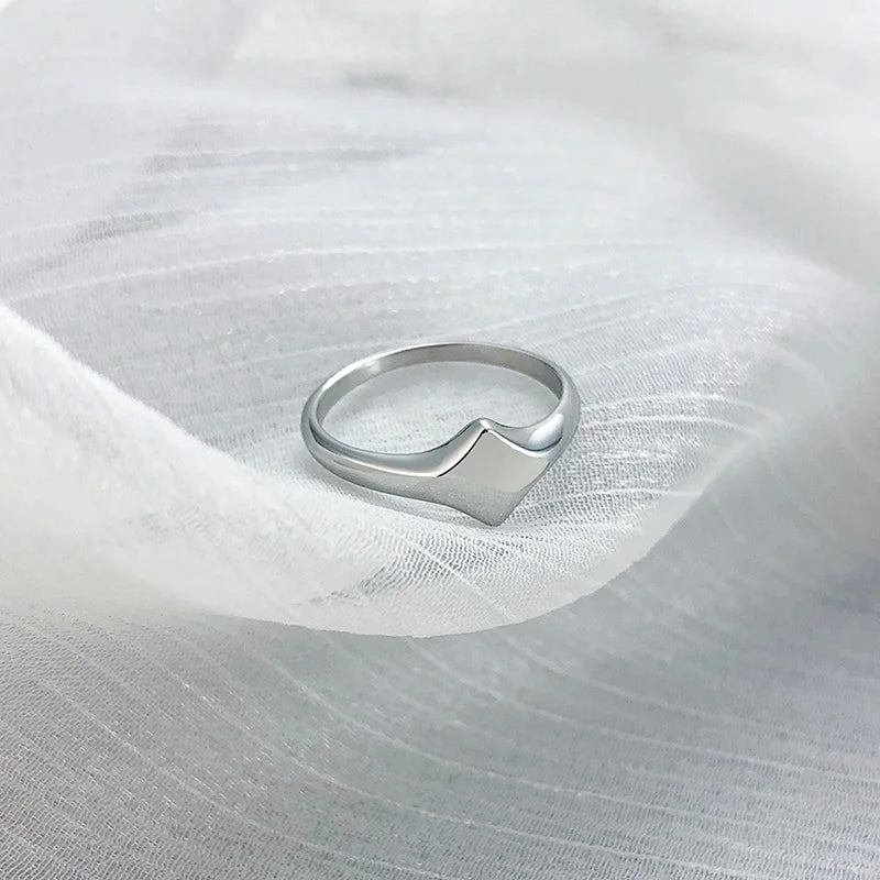 Elegant Signet Pinky Ring Stainless Steel Floral-Inspired Unisex Jewelry