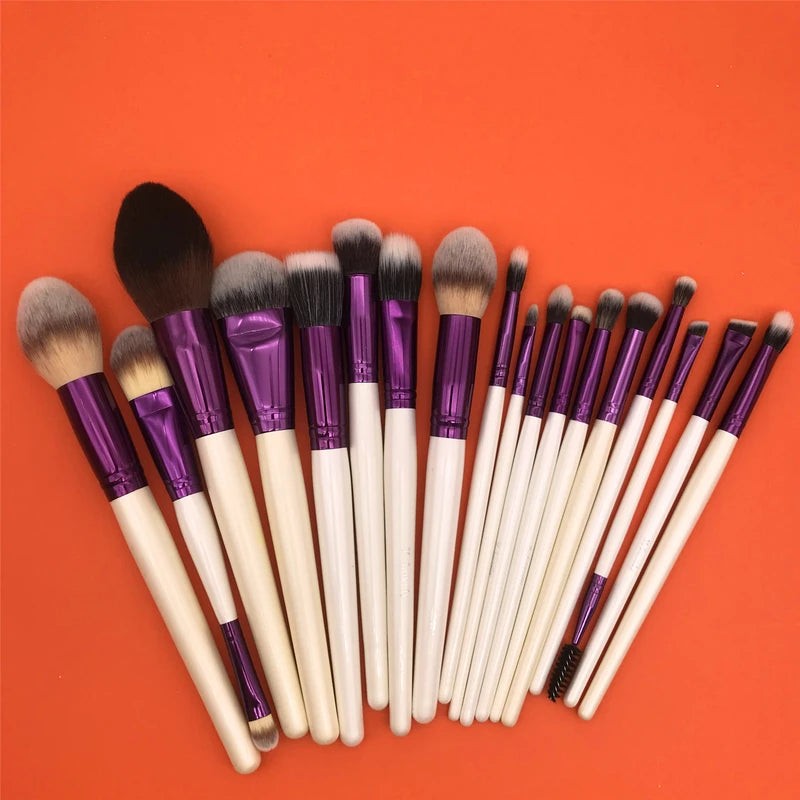 Makeup Brush Set 9Pcs Synthetic Hair Face and Eye Makeup Tools with Wooden Handles