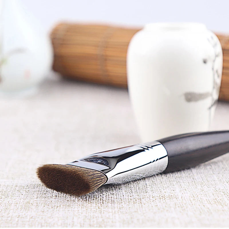 Professional Flat Top Contour & Highlighter Makeup Brush - Synthetic Fiber