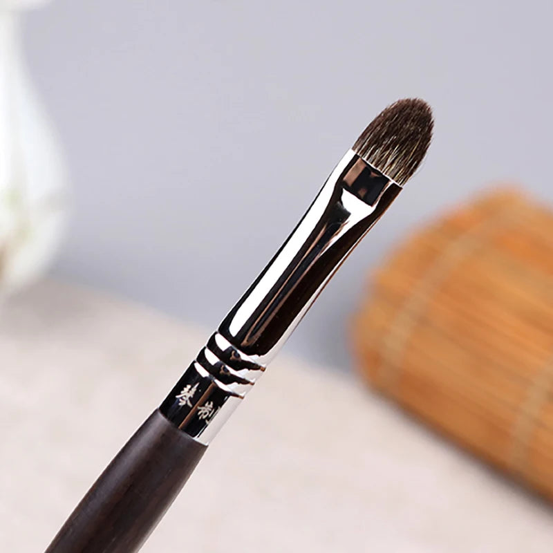 Heart-Shaped Eye Shadow Brush - Natural Lynx Hair Makeup Tool