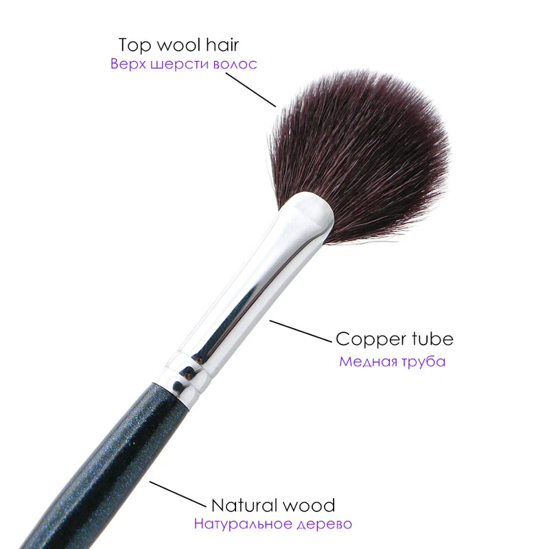 Fan Makeup Brush with Natural Goat Hair - High-Quality Face Highlighter Tool