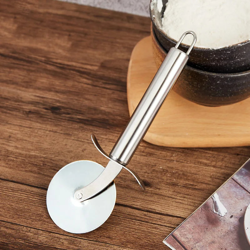 Stainless Steel Pizza Wheel Cutter 6.5cm Diameter Household Kitchen Tool