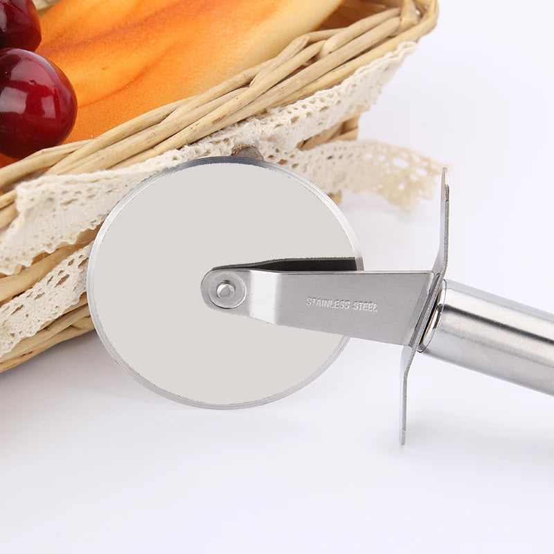 Stainless Steel Pizza Wheel Cutter 6.5cm Diameter Household Kitchen Tool