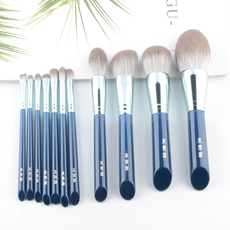 11-Piece Makeup Brush Set with Synthetic Bristles for Face and Eyes