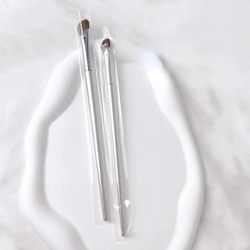 Nose Contour Brush - Angled Makeup Brush for Nose Shadow and Blending